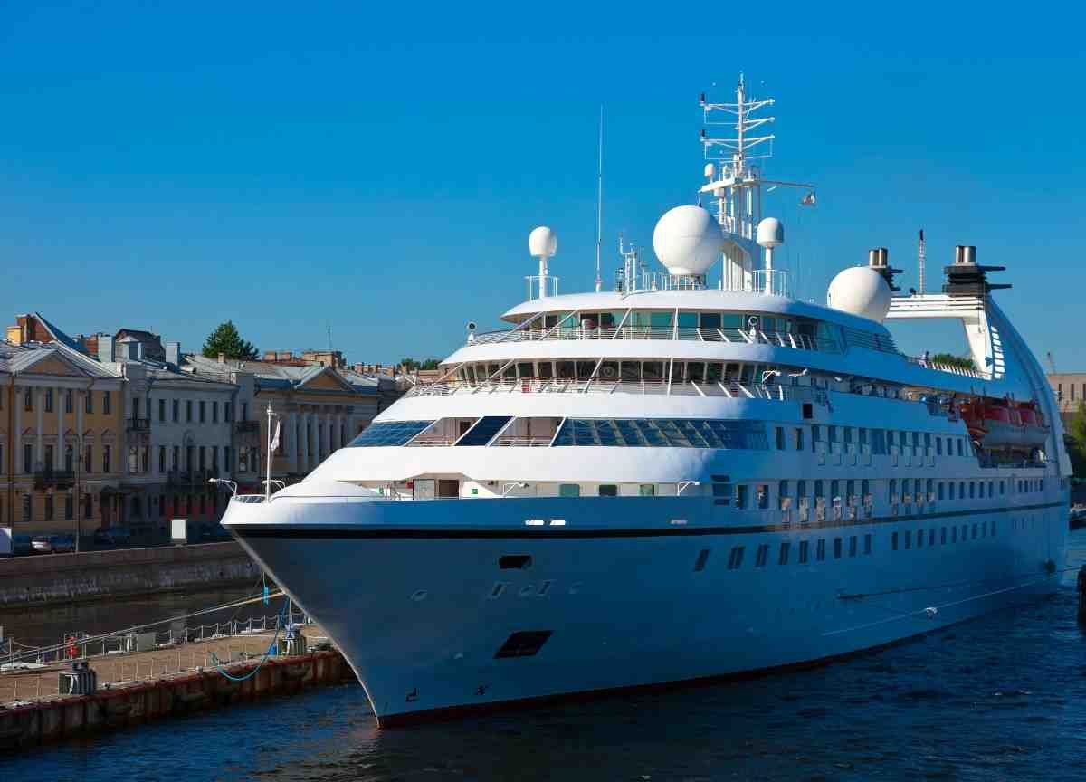 Commercial Yachts